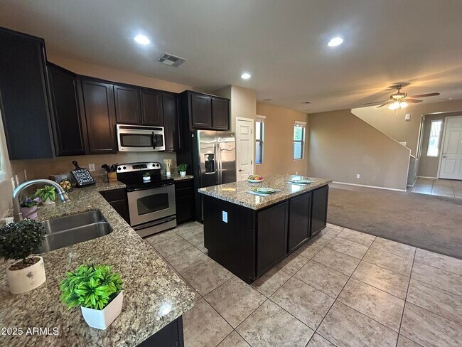 Building Photo - 8623 S 40th Dr