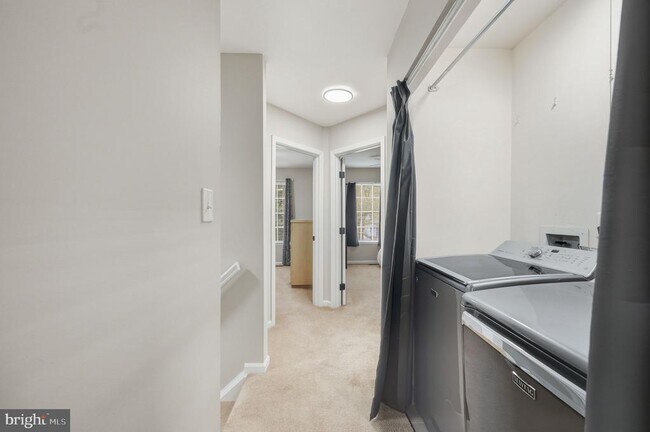 Building Photo - 11170 Hamlet Ct