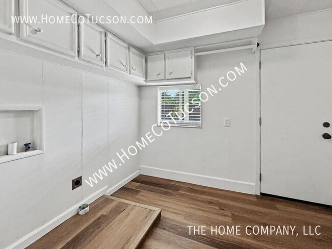 Building Photo - 2548 E Glenn St