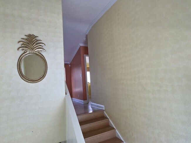 Building Photo - Downtown Gulfport - The Pineapple House