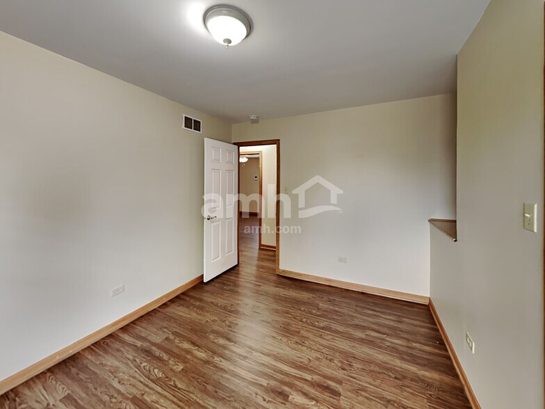Building Photo - 6917 Monmouth Dr