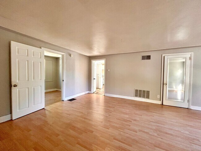 Building Photo - 2532 Maffett St