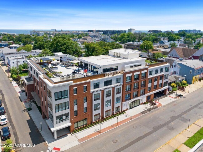 Primary Photo - 27 3rd Ave