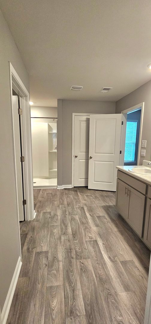 Building Photo - Luxury Meets Privacy in This 4-Bedroom Cul...