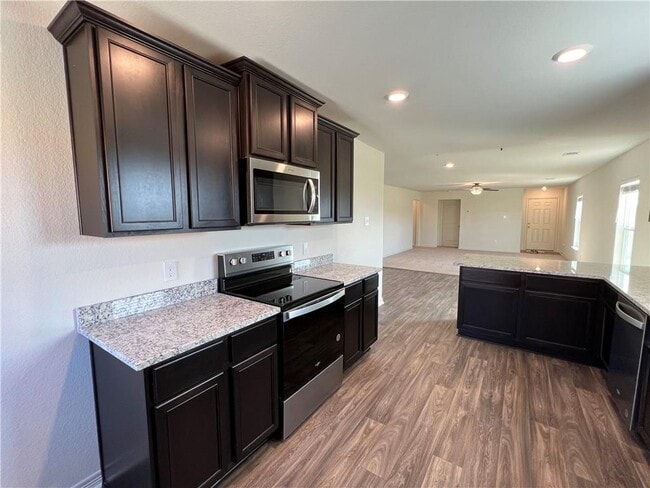 Building Photo - 364 Crescent Park Dr