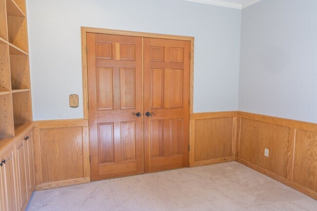 Building Photo - 4bd/3.75ba Woodinville Home