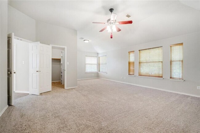 Building Photo - 4229 Kingsburg Dr