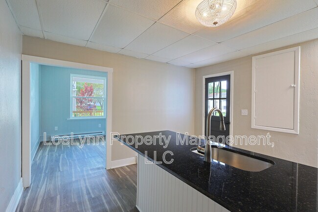 Building Photo - 14210 Temple St
