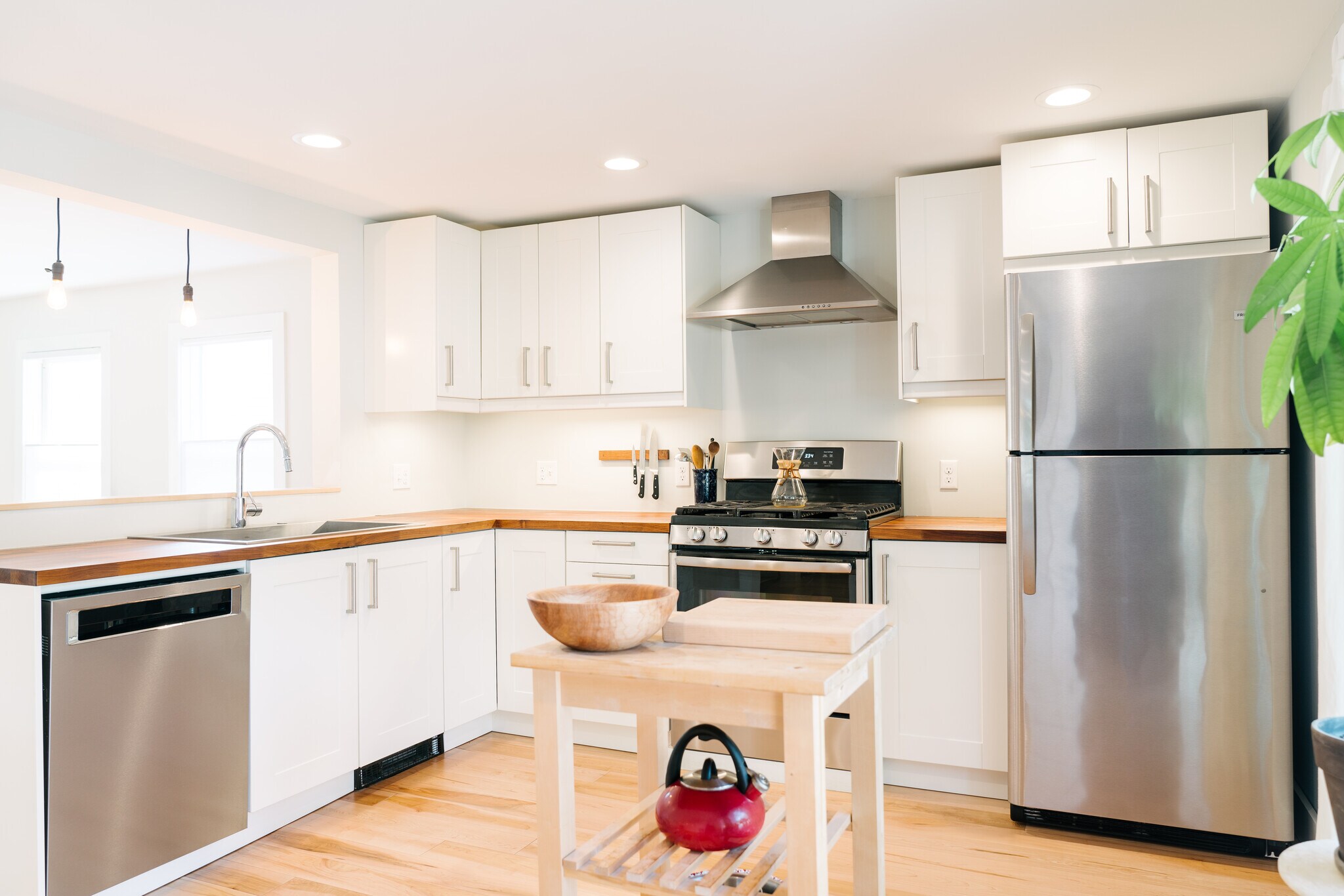 Kitchen - 80 Maple St