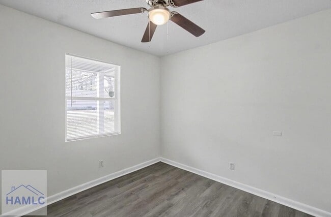 Building Photo - 740 Fleming Rd