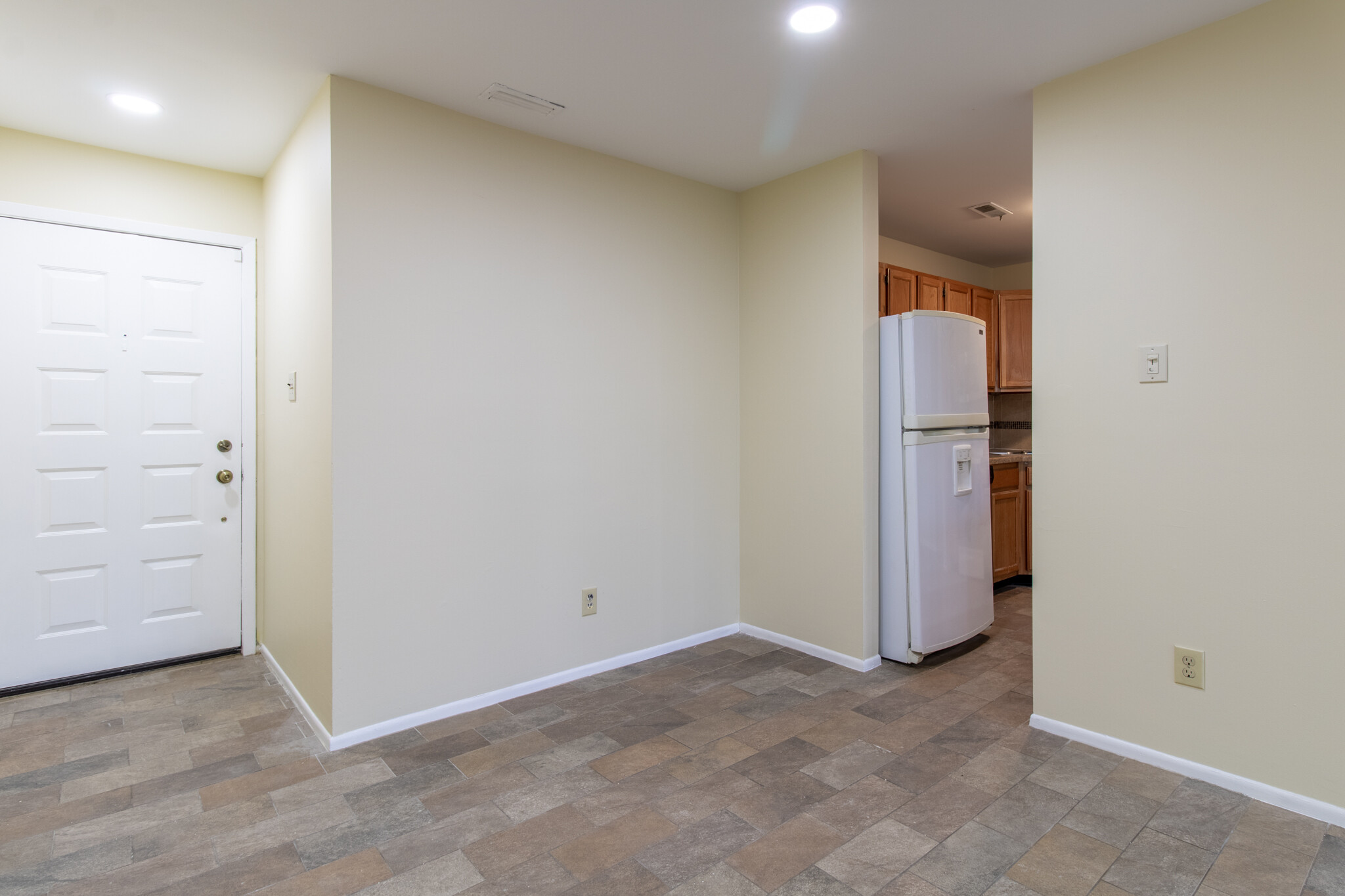 Building Photo - 1813 Meerbrook Ct