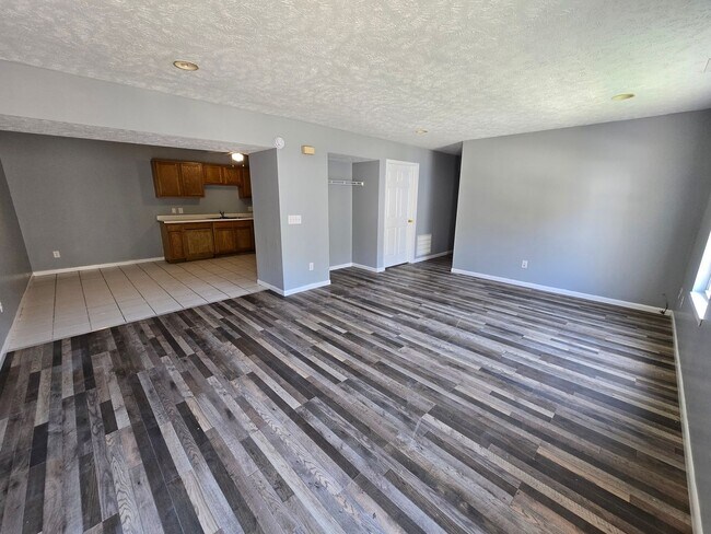 Building Photo - 4489 Ammon Ave