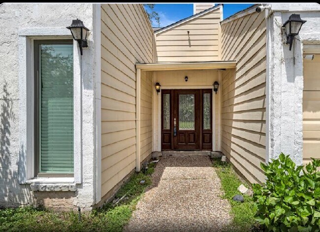 Building Photo - 13014 Skymeadow Dr