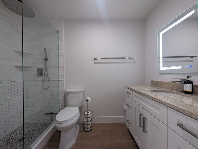 Building Photo - 7264 E Oakridge Cir