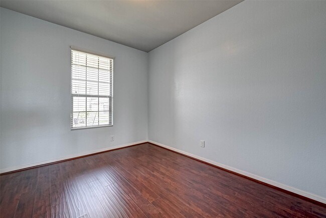 Building Photo - 1830 Artem Ct