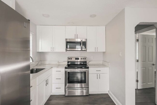 Building Photo - 1770 17th St S