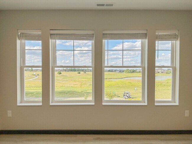 Building Photo - Beautiful 2 Bed, 2 Bath PREMIUM Apartment in PRIME location!  Furnished & Unfurnished Options Ava...