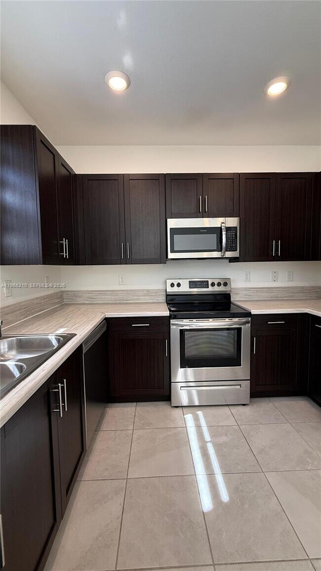 Building Photo - 11964 SW 244 Ln