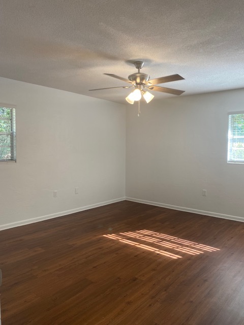 Building Photo - 3/2 in DeLand, quiet street, $2,200/monthly!