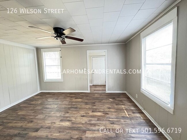 Building Photo - 126 Wilson St