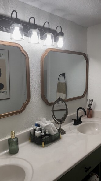 Building Photo - 772 E Michigan St