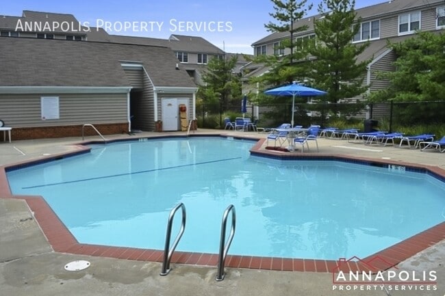 Building Photo - 546 Francis Nicholson Way