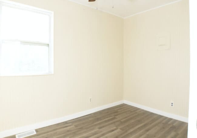 Building Photo - 1121 N 29th St