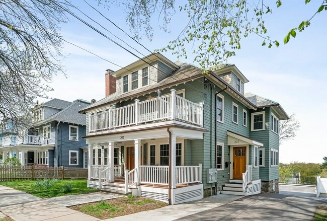 Building Photo - 203 Winchester St