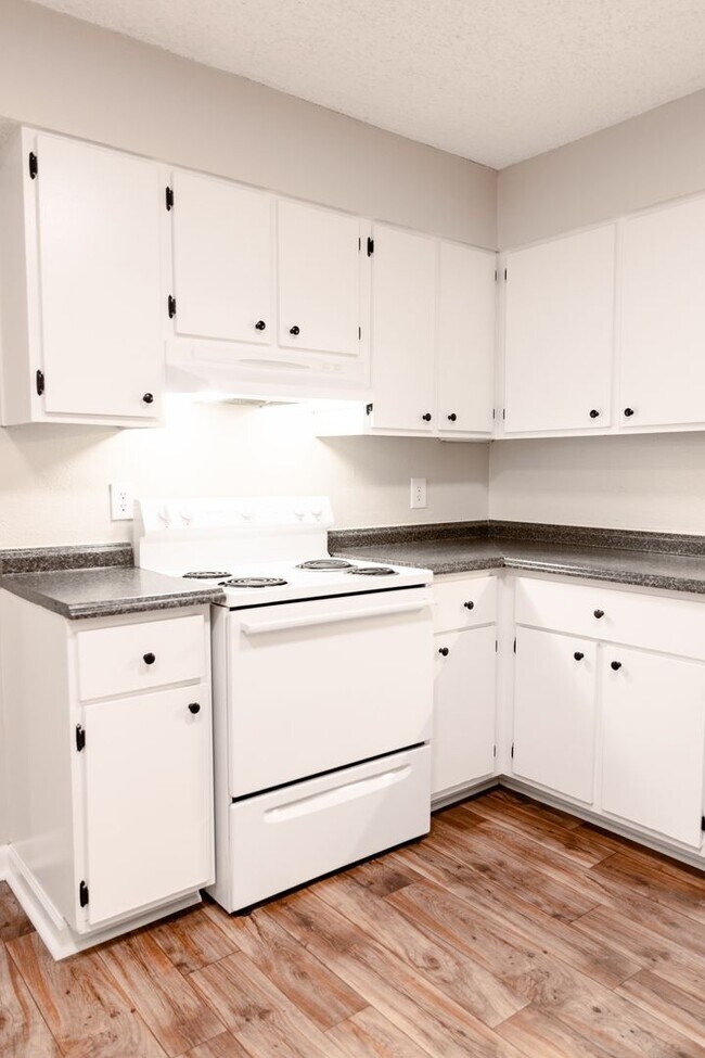 Building Photo - 311 Hawkins Rd