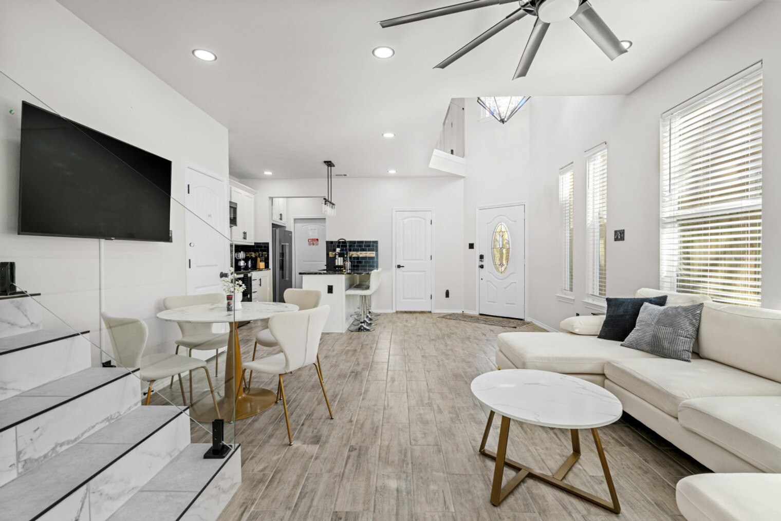 Building Photo - 3518 Dennis St