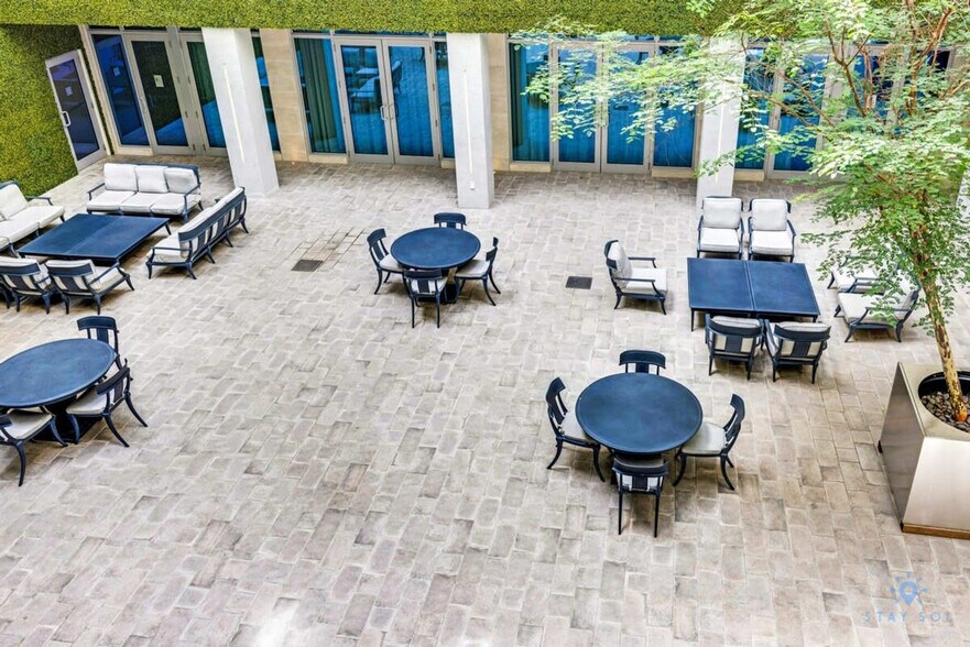 Building Photo - 777 N Ocean Dr