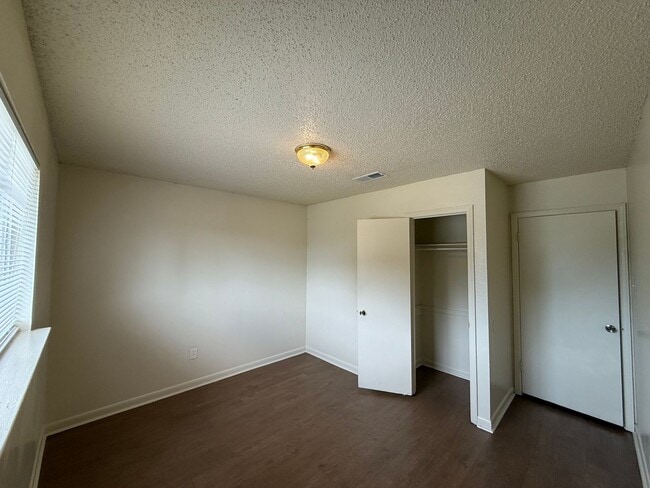 Building Photo - 9018 GSRI Ave