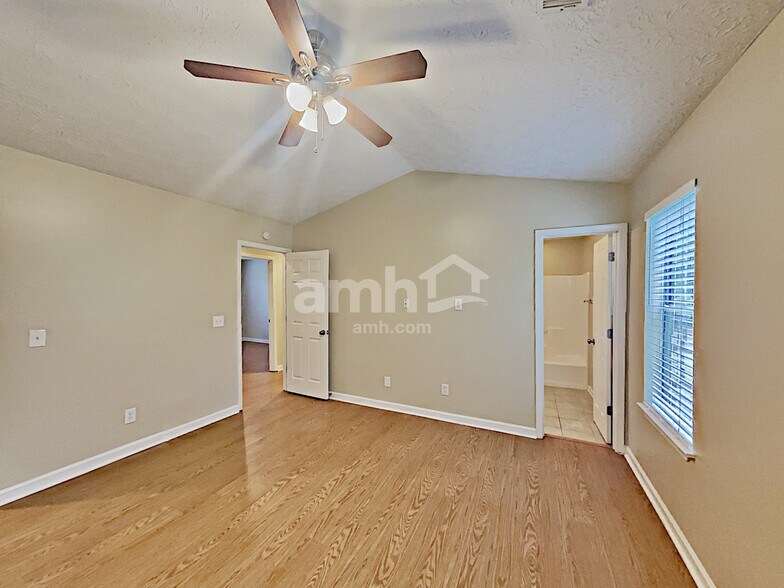 Building Photo - 4046 River Rock Way