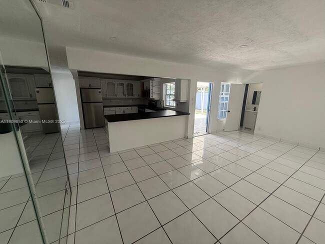 Building Photo - 6931 SW 24th Ct