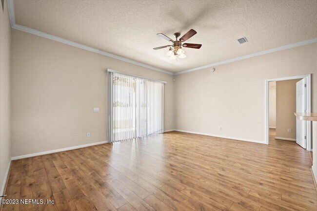 Building Photo - 929 Raindrop Ln