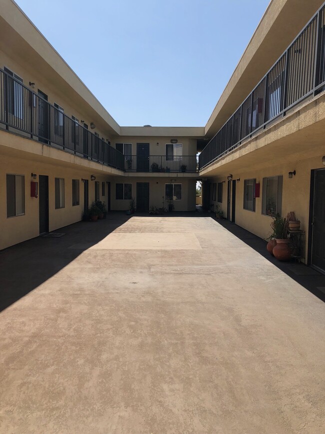 Building Photo - Ratner Apartments