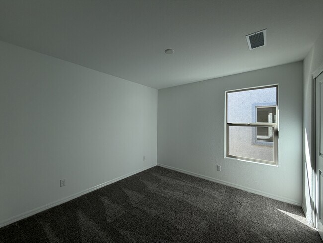 Building Photo - 10290 Dallington St
