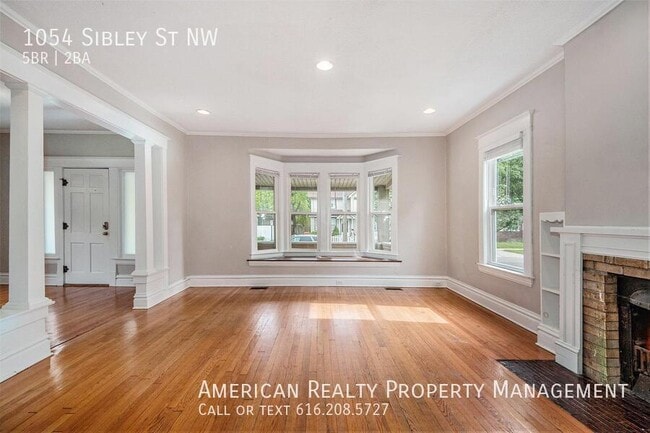 Building Photo - 1054 Sibley St NW