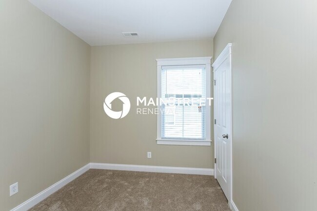 Building Photo - 3 Bedroom Pet-Friendly Home in Huntersville, NC with Main Street Renewal