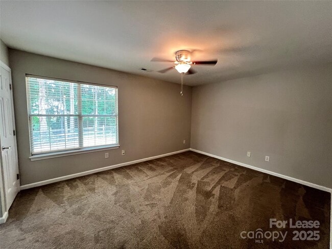 Building Photo - 209 Indian Paint Brush Dr