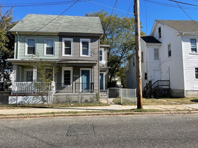 Building Photo - Gorgeous 4 Bedroom Home FOR RENT in Millville $1500