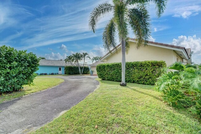 Building Photo - 1753 W Terrace Dr
