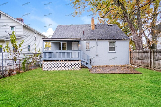 Building Photo - 1357 E Weber Rd