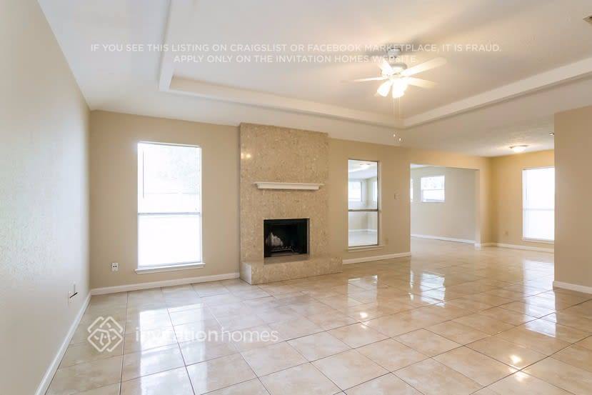 Building Photo - 12010 Fork Creek Dr