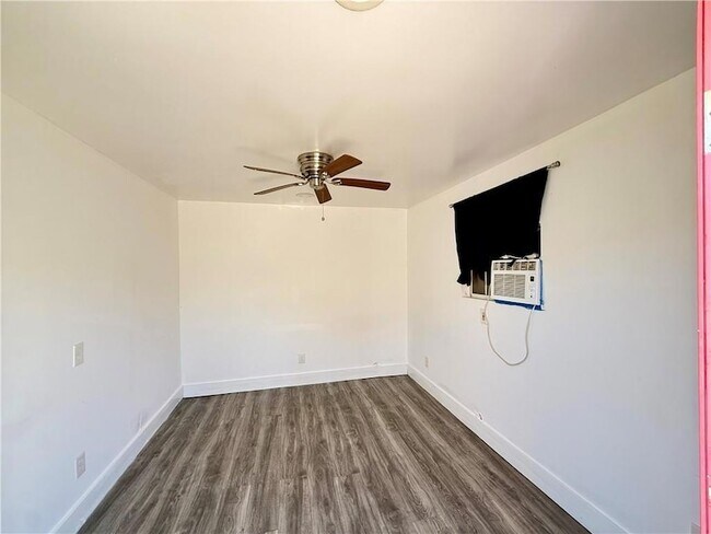 Building Photo - 3324 Davidson Pl