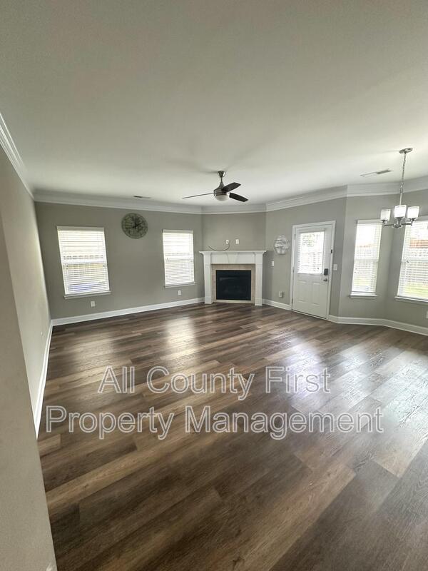 Building Photo - 553 Sprayberry Dr