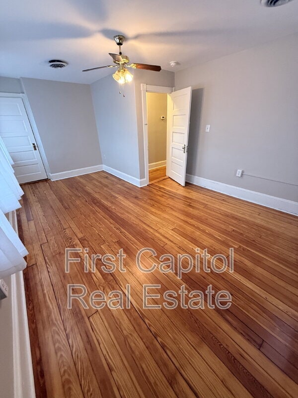 Building Photo - 627 Warren Ave.