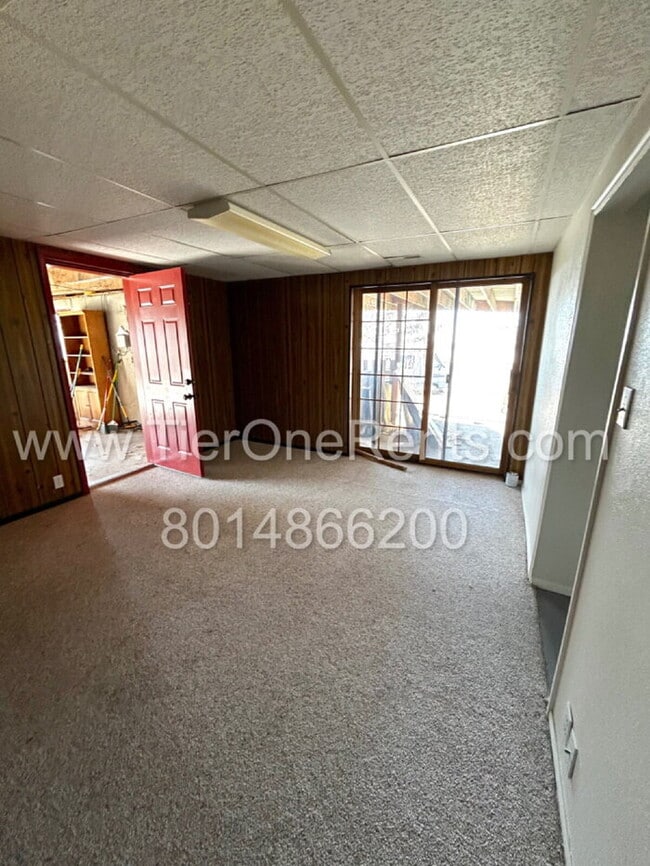 Building Photo - NO DEPOSIT option available for qualified renters!