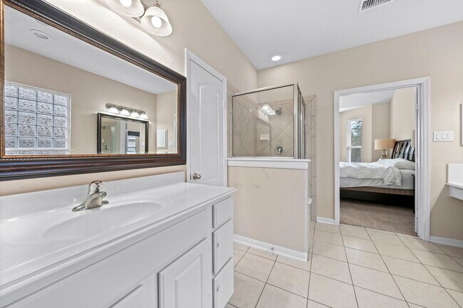 Building Photo - 9431 Thurber Ridge Dr