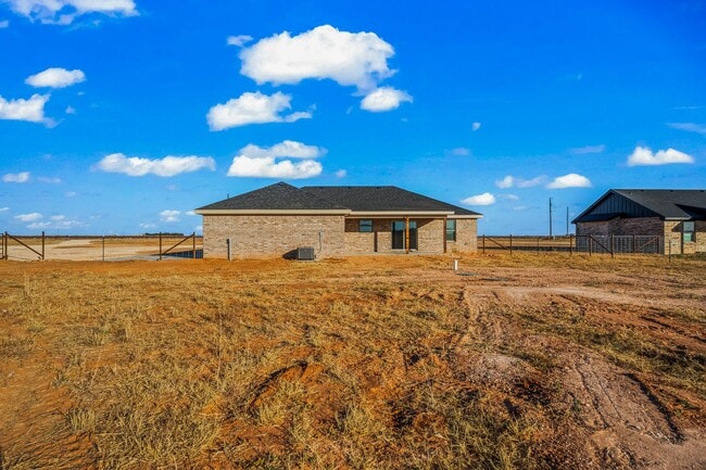 Building Photo - Country Living In Roosevelt ISD!